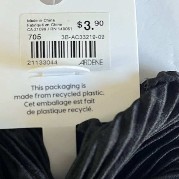 Set of 2 Hair Scrunchies - 1 Towel Scrunchie (Pre-Owned), 1 Reg Scrunchie (New) - Picture 12 of 13